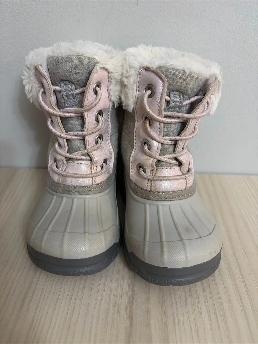 Oshkosh Children's Pink & Beige Winter Snow Boot with Faux Fur Cuff size 6